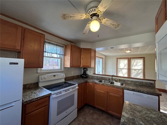 Photo - 125 Windsor Rd