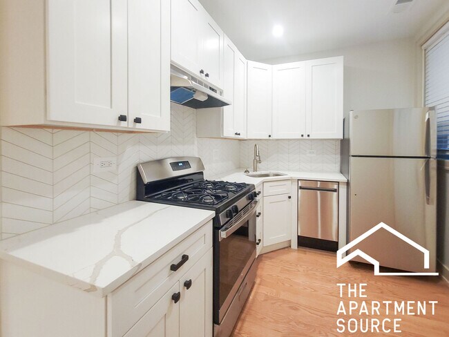 Photo - 3525 N Broadway St Apartamentos