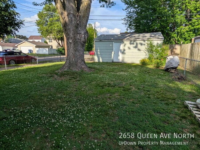 Photo - 2658 Queen Ave N