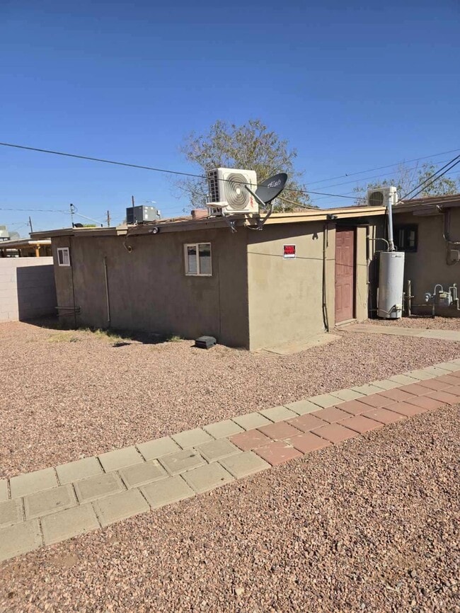 713 W Pima St