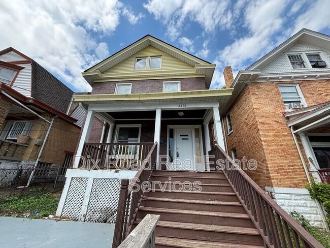 Photo - 2215 Mcgregor Pl