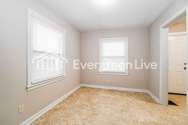 Photo - 2789 Howey Rd