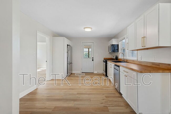 Photo - 1337 N Rhyne St