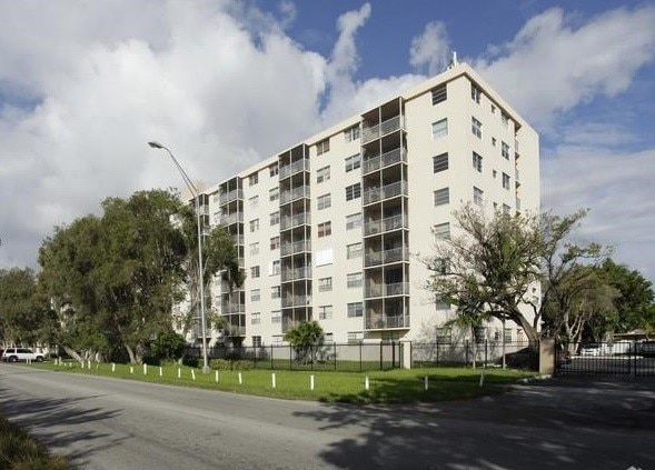 Photo - 1251 NE 108th St Unidad 318