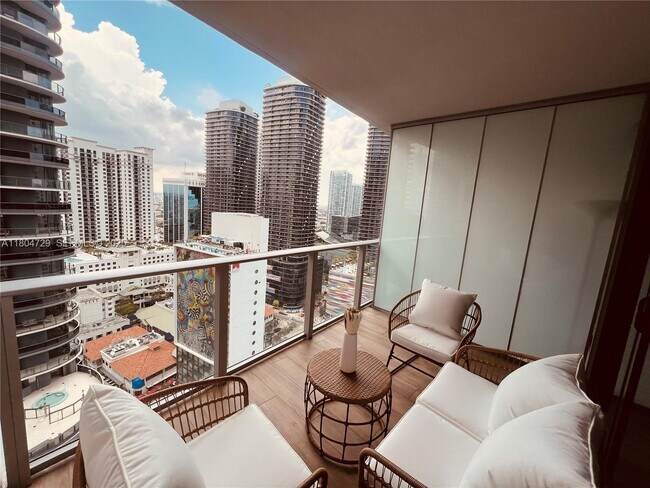 Building Photo - 1010 Brickell Ave Unit 2710