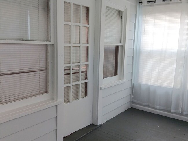 Photo - So darn cute - large studio close to downtown St Pete