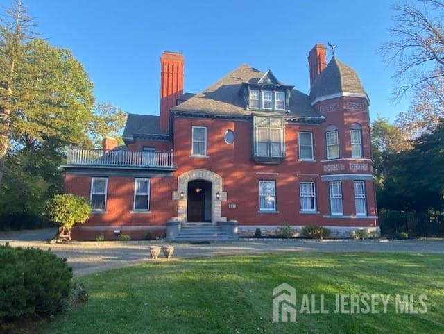 Photo - 527-533 W 8th St