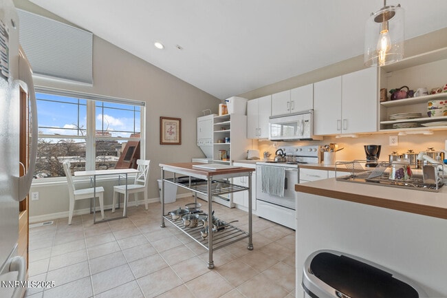 Photo - 543 California Ave