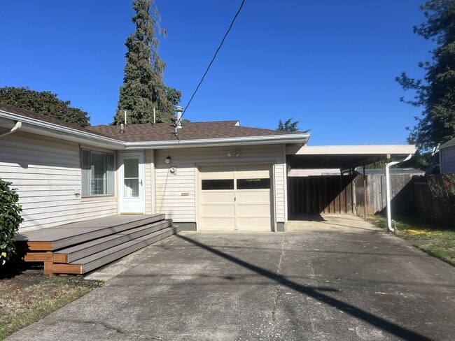 Photo - 521 E Rose St