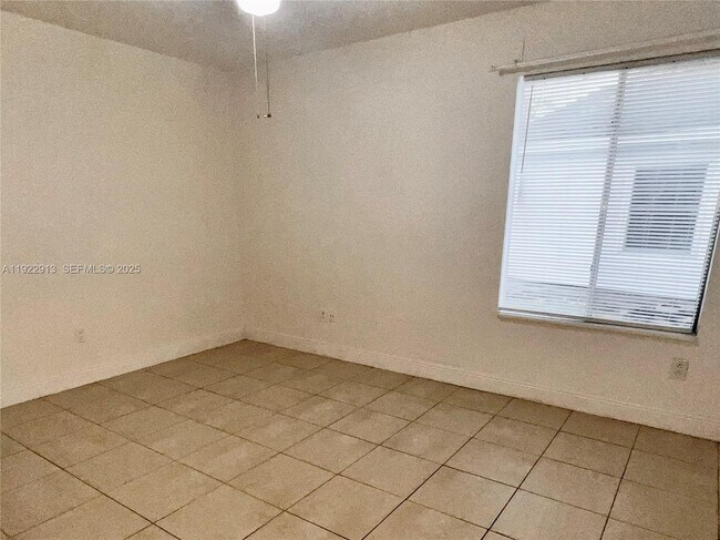 Photo - 1701 SW 83rd Terrace