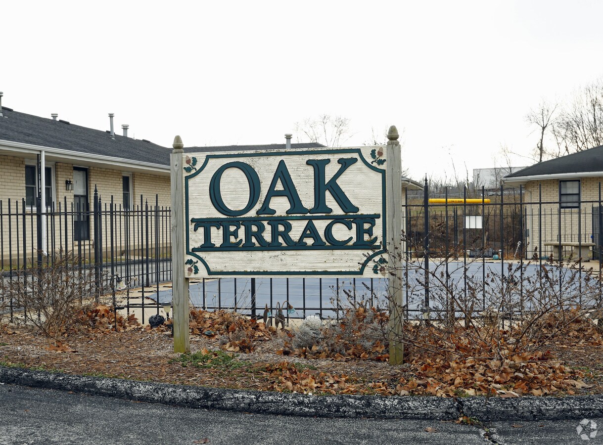 Oak Terrace - Oak Terrace