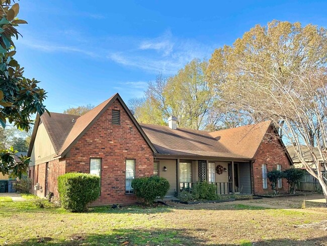 Building Photo - 2065 Goldbrier Ln