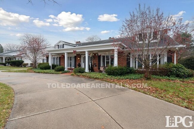Photo - 3835 Hillandale Rd