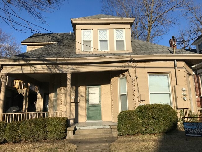 Building Photo - 305 E Maxwell St Unit #1