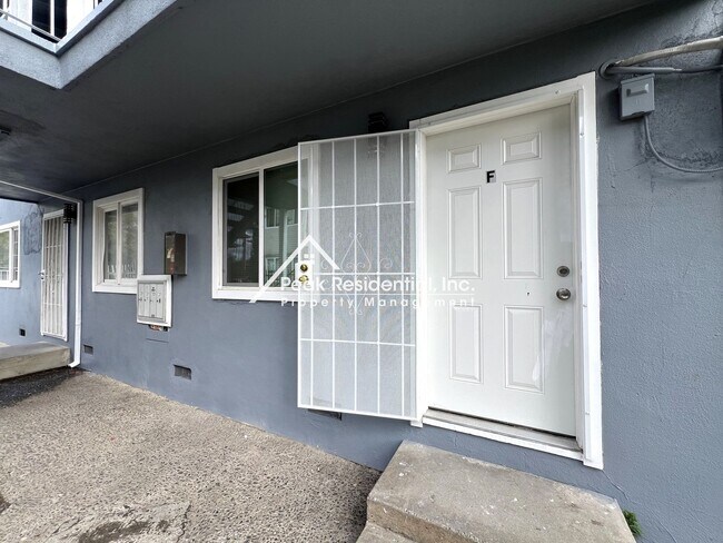 Photo - 42ndAve3916 Unit #F