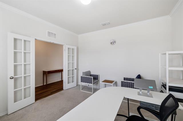 Photo - 802 Cormorant St