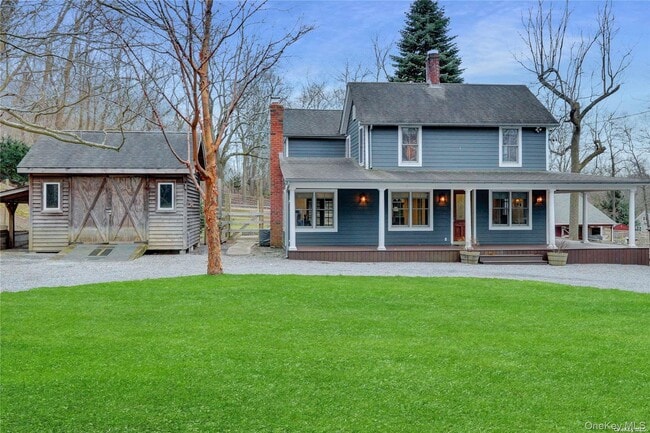 Photo - 42 Blydenburgh Ln