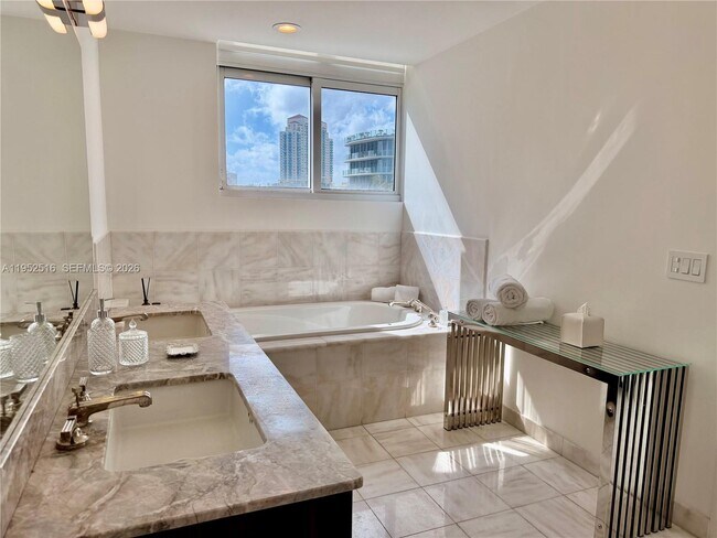 Photo - 50 South Pointe Dr Unit LOFT4