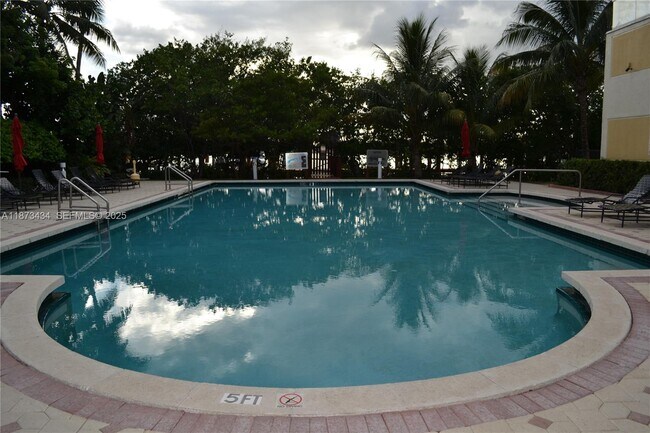 Photo - 17050 N Bay Rd Unit 405