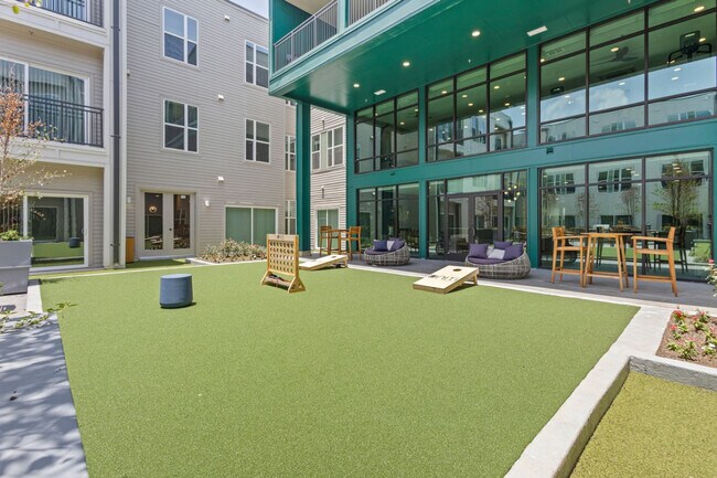 Photo - 596 W 9th St Unidad ID1335767P