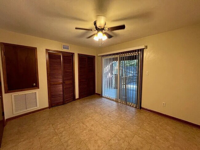 Photo - "Charming 2-Bed, 2-Bath Home in Tallahassee's Heart - Cozy 928 Sq Ft Haven!"