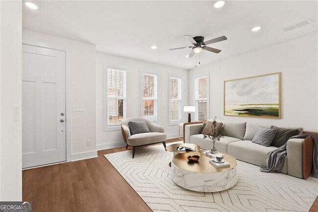 Photo - 195 W Lake Ave NW