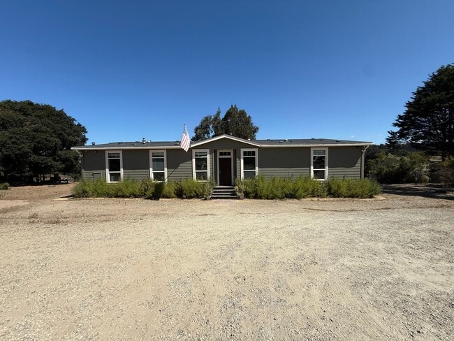 Building Photo - BEAUTIFUL 4 BEDROOM 2 BATH HOME IN ARROYO ...