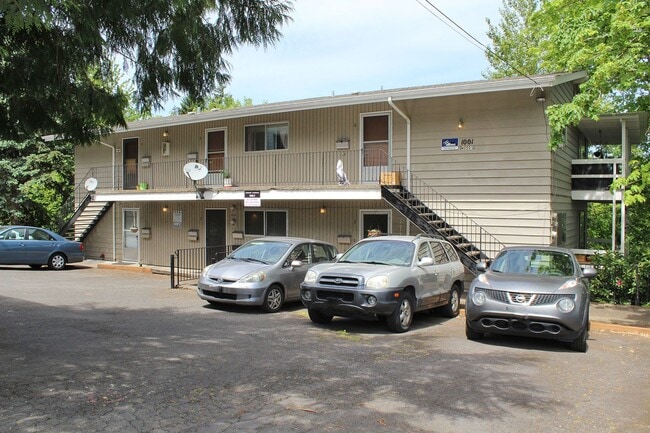 Building Photo - 1001 SW Woods St