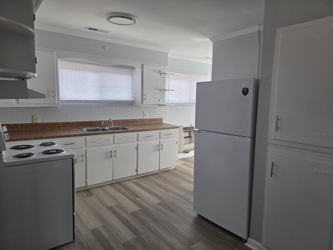 Photo - Cute 2 bedroom, 1 bath Duplex