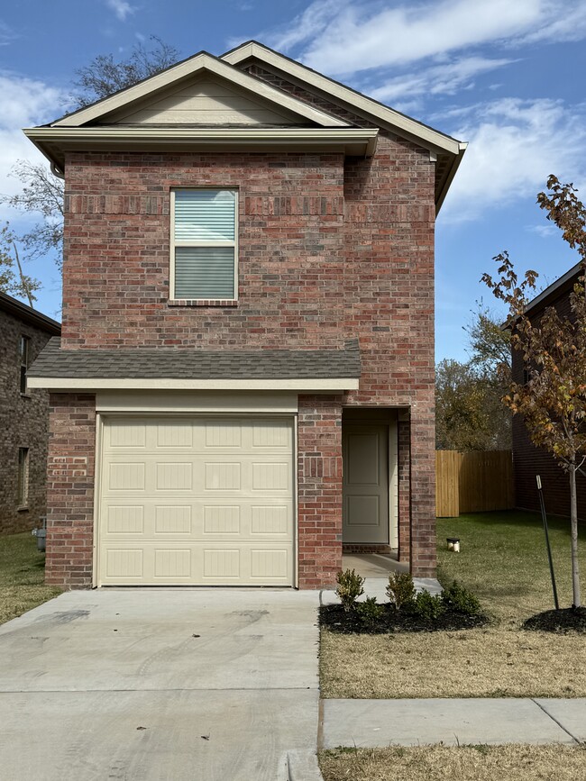 Building Photo - 1919 Wolford Wy
