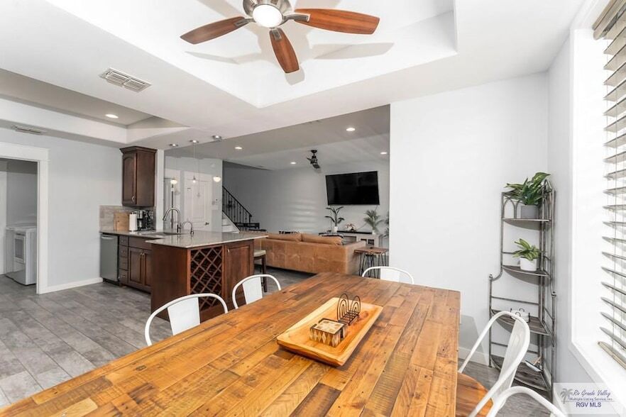 Photo - 9 Harbor Point