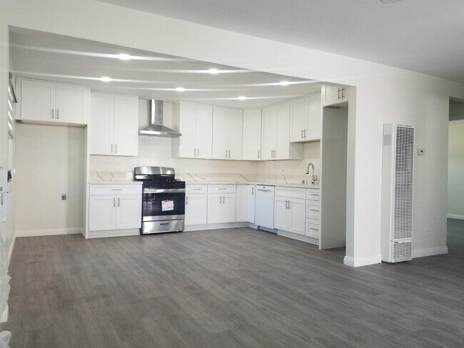 584 Bonita St Unidad D