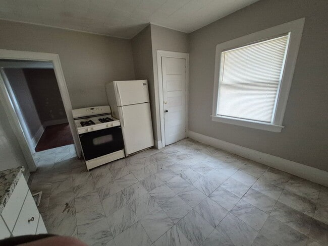 Photo - 1107-1109 South Clinton Unidad 1109