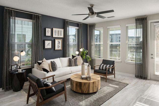 Photo - Aventon Soraya