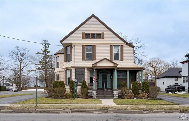 Building Photo - 159 Mullin St Rental