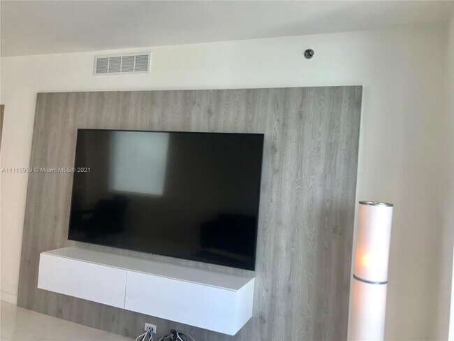 Photo - 55 SE 6th St Unit 2707