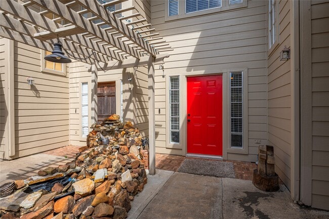 2060 Glencove Dr