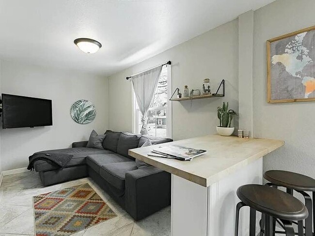 Photo - 1541 Charles Ave