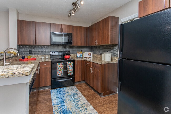 2HAB, 2BA - 1,000 ft² - Harbor & Pine