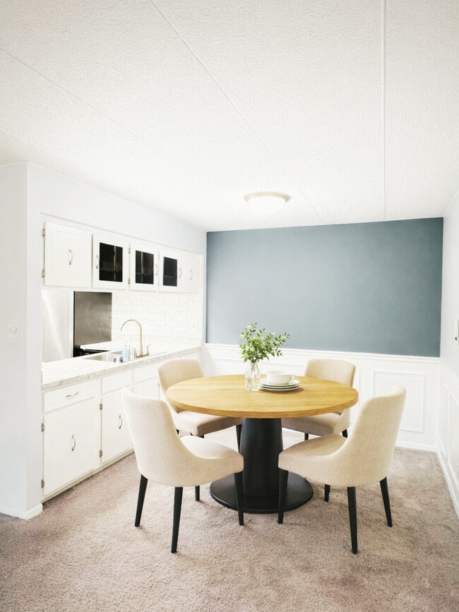 Photo - 13635 Lamon Ave Unit A17