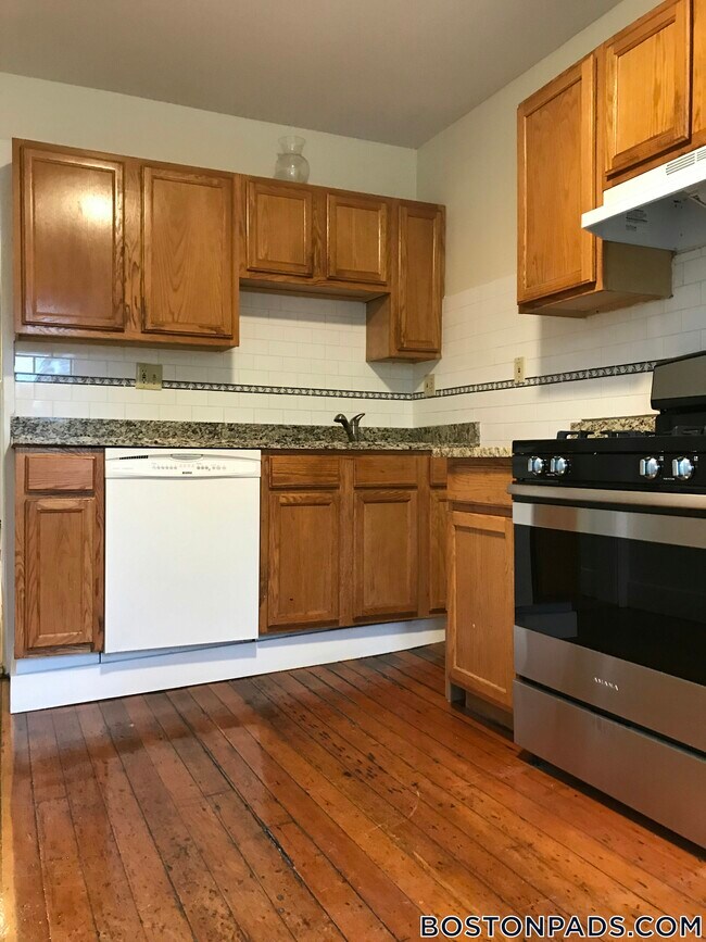 Photo - 123 Brook St Unit 3