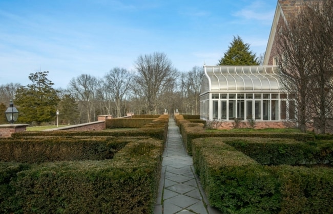 Photo - 581 Pottersville Rd