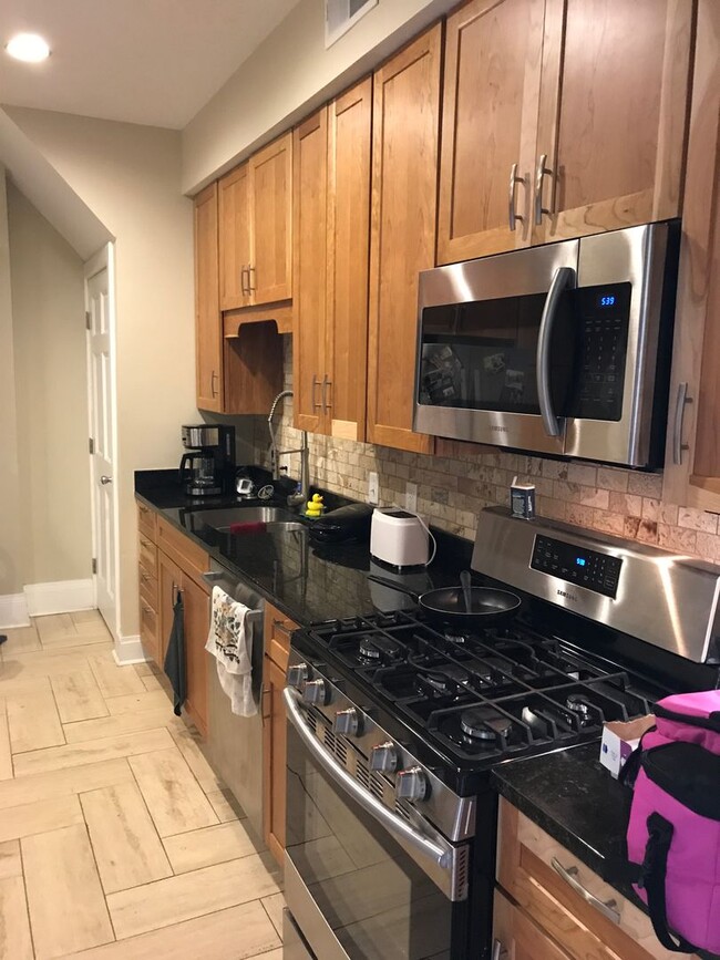 Building Photo - 1036-1040 Michigan Ave. Unit 1040 Rental