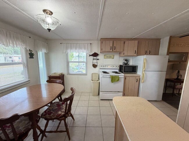 Photo - 4833 Royal Palm Dr
