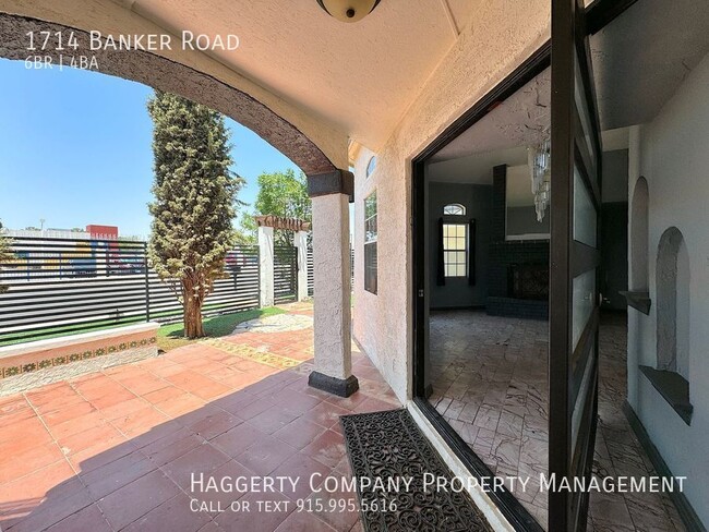 Photo - 1714 Banker Rd