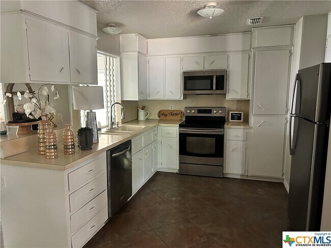 Photo - 2804 Lawndale St