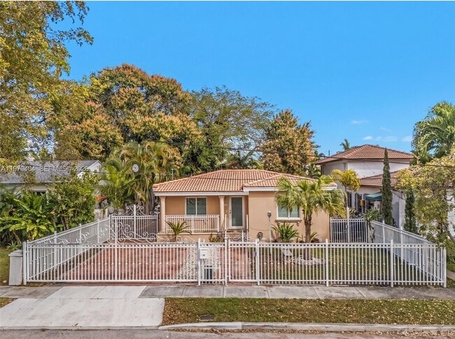 Photo - 2121 SW 30th Ct