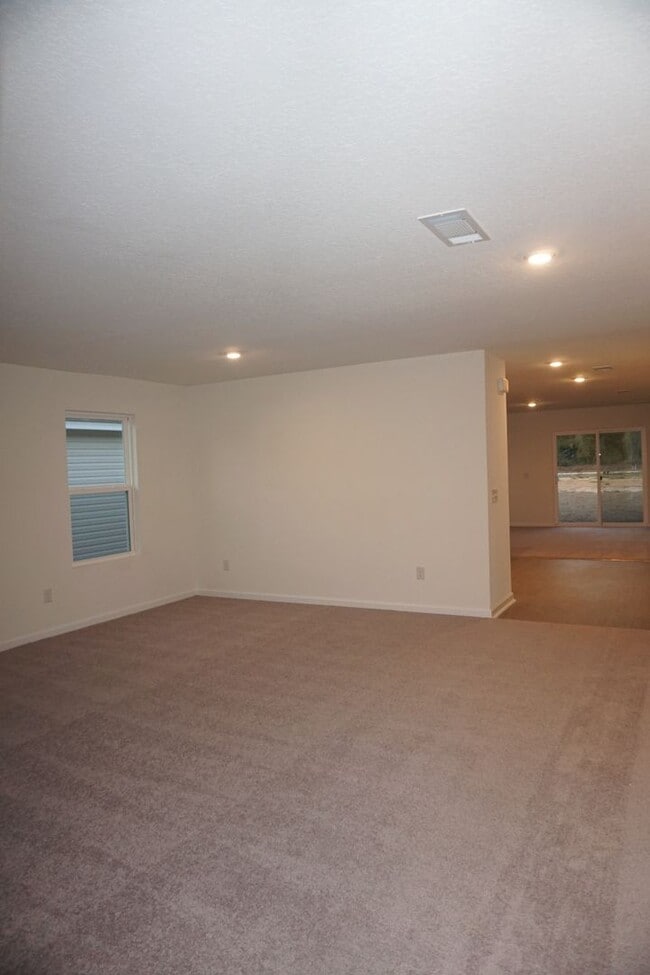 Photo - 4 Bedroom FOR RENT in Milton, FL