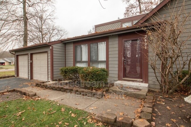 Photo - 2421 Bentree Ct