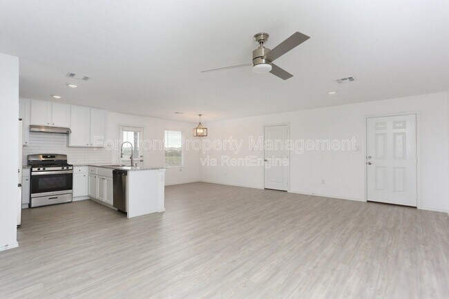 Photo - 6503 Scarecrow Wy